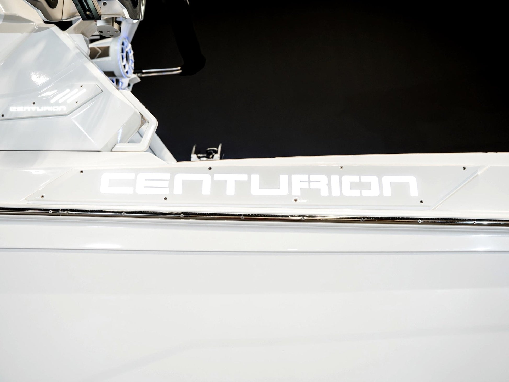 2025 Centurion Ri265 - White Frost - BoardCo Boats
