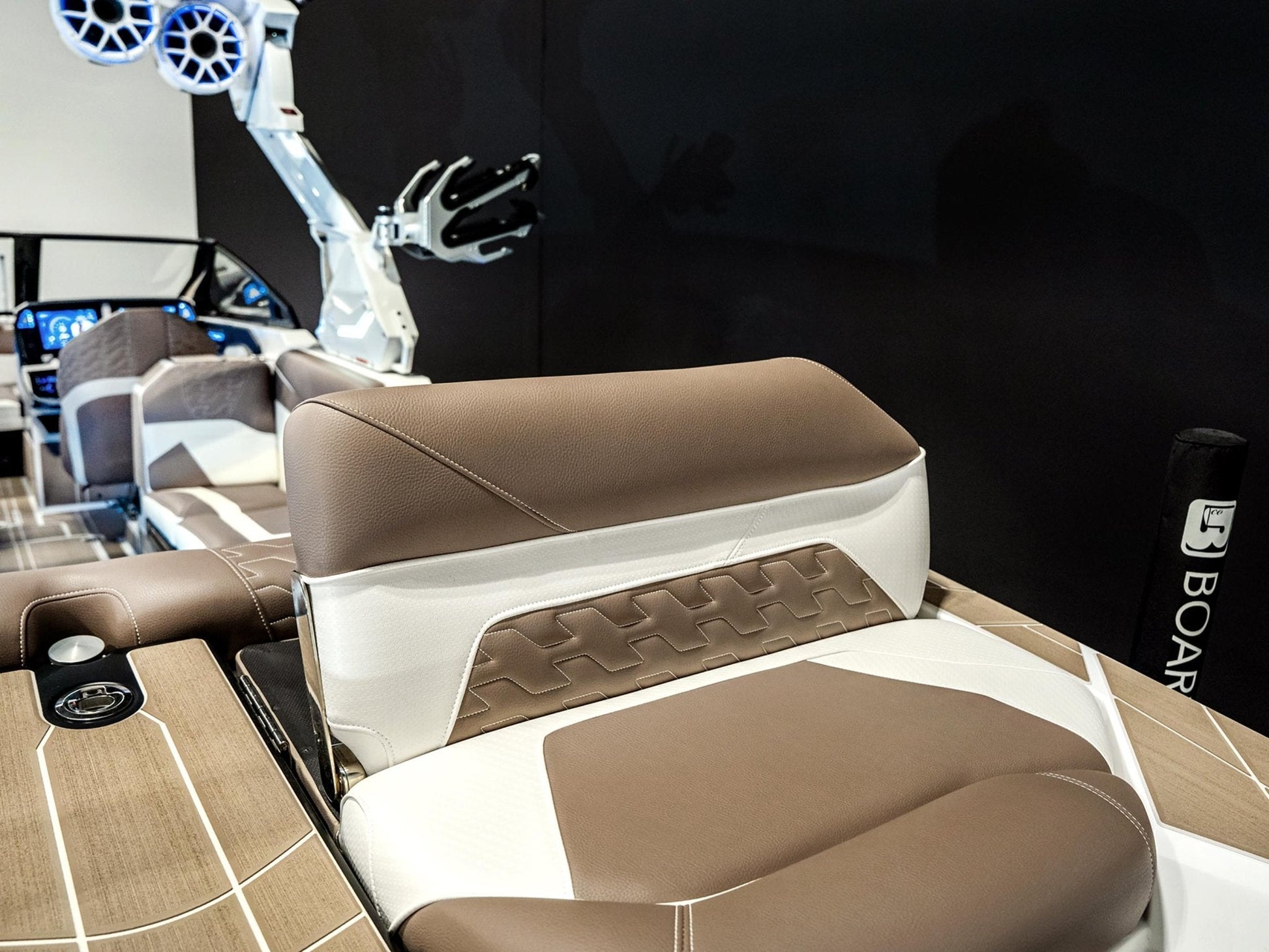 2025 Centurion Ri265 - White Frost - BoardCo Boats
