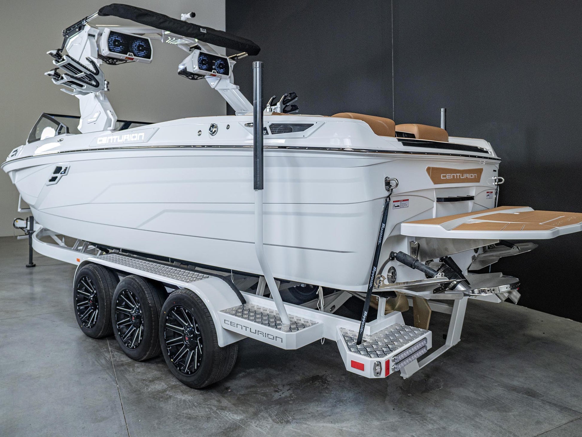 2025 Centurion Ri265 - White Frost / Castano Brown - BoardCo Boats