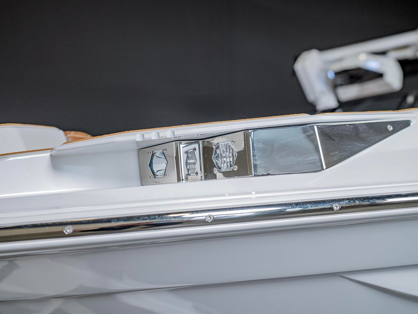 2025 Centurion Ri265 - White Frost / Castano Brown - BoardCo Boats