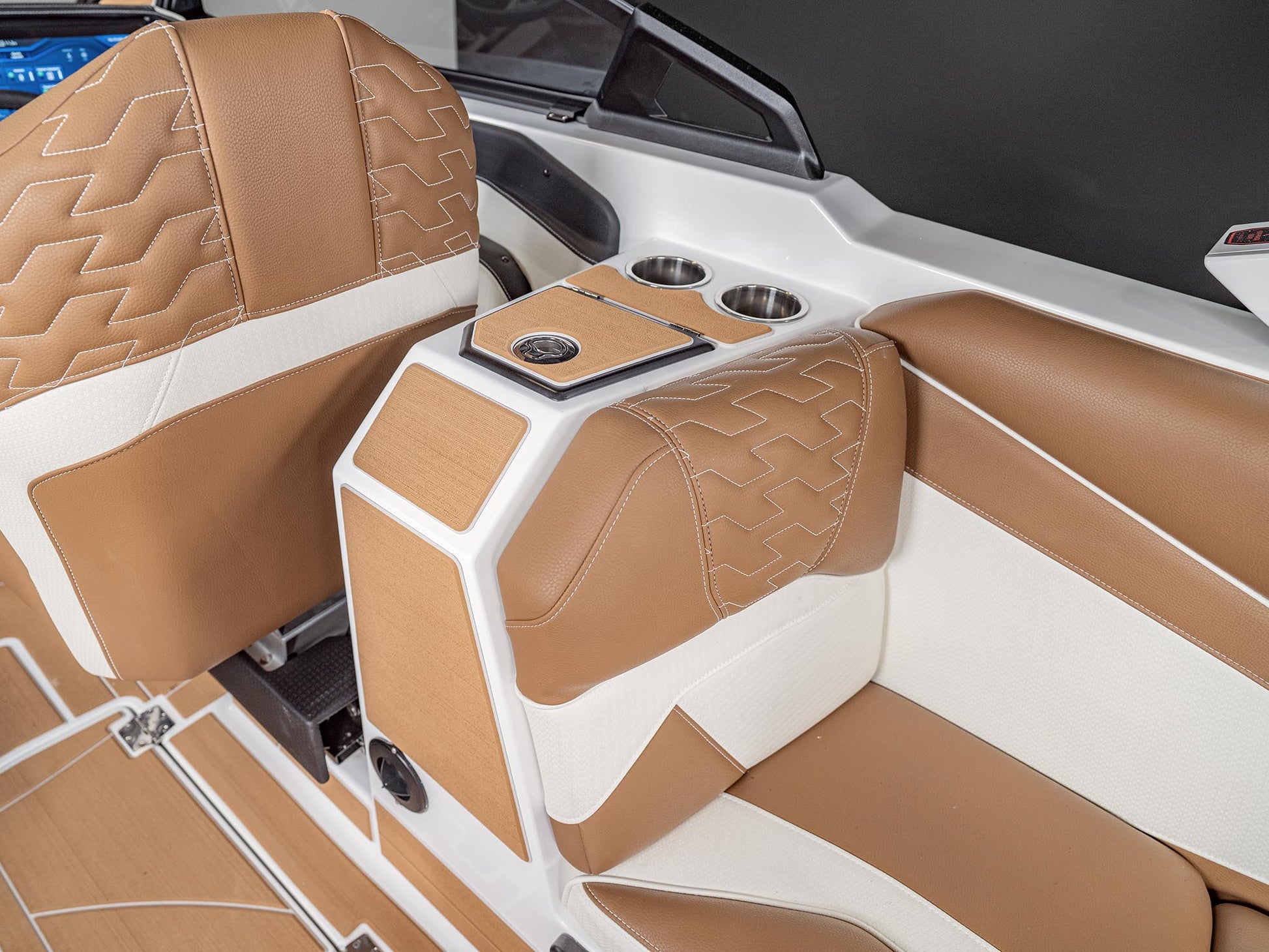2025 Centurion Ri265 - White Frost / Castano Brown - BoardCo Boats