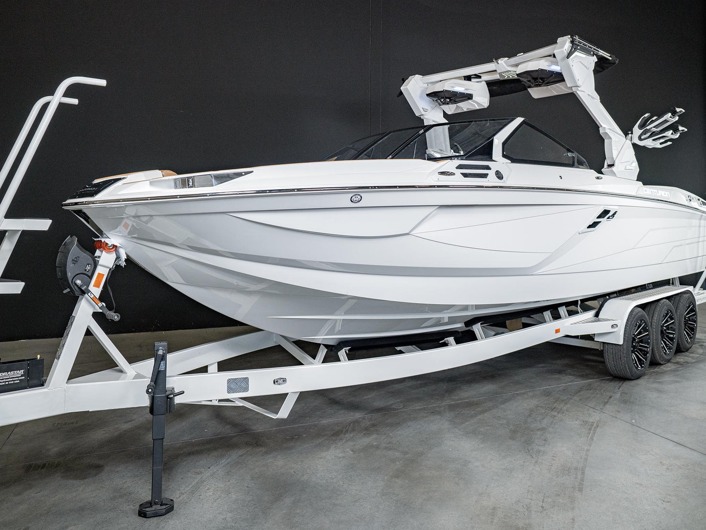 2025 Centurion Ri265 - White Frost / Castano Brown - BoardCo Boats