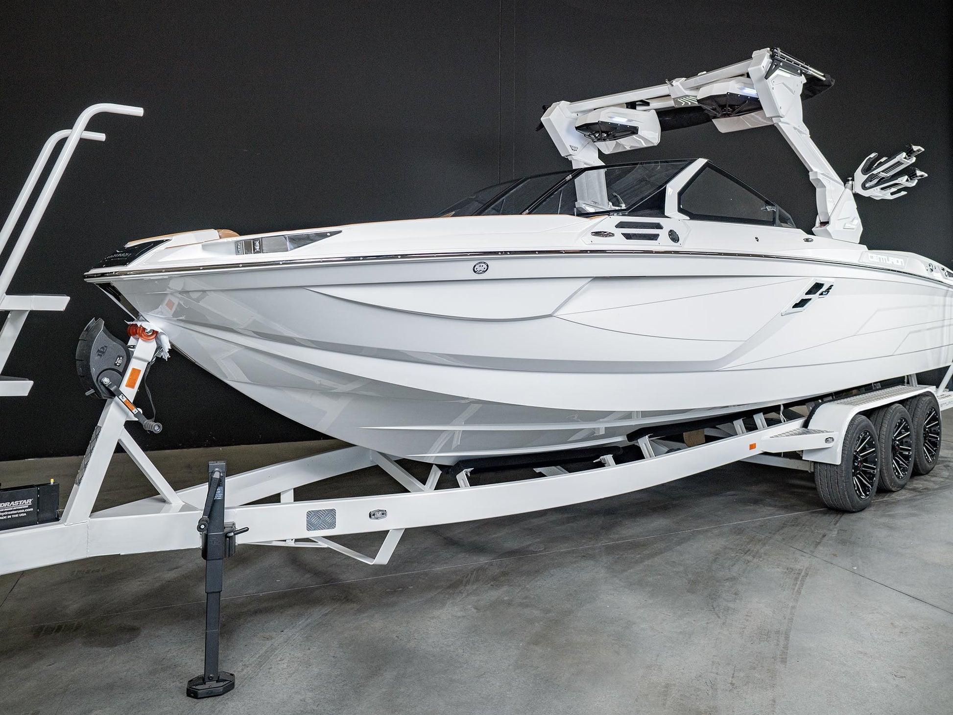 2025 Centurion Ri265 - White Frost / Castano Brown - BoardCo Boats