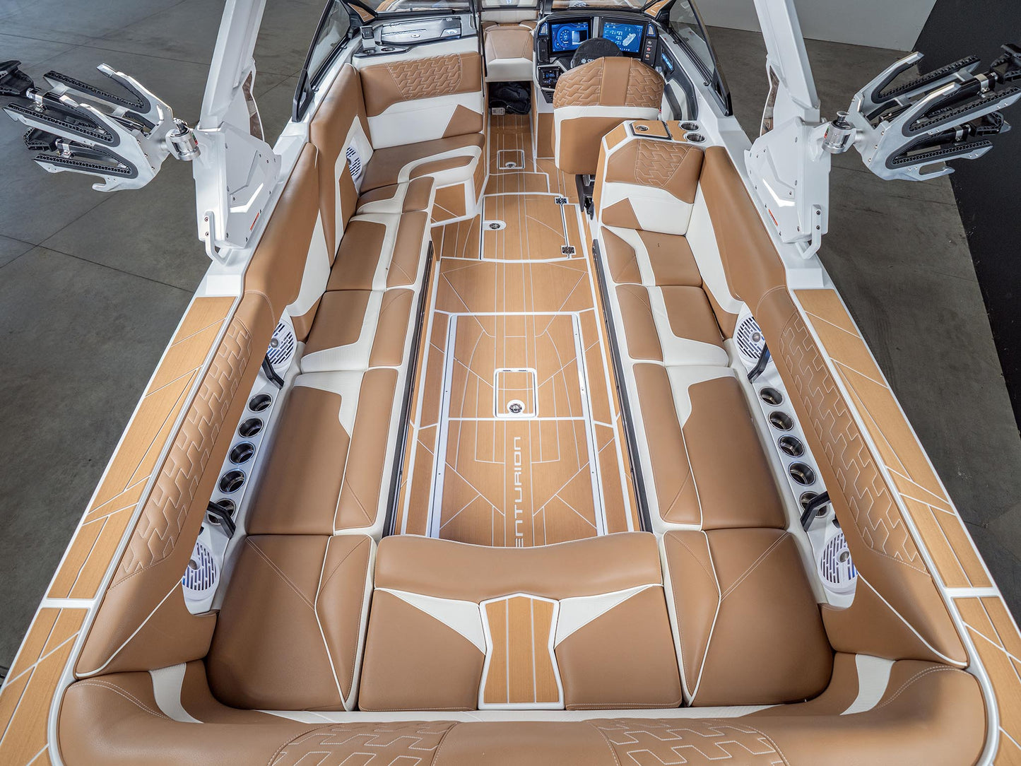 2025 Centurion Ri265 - White Frost / Castano Brown - BoardCo Boats
