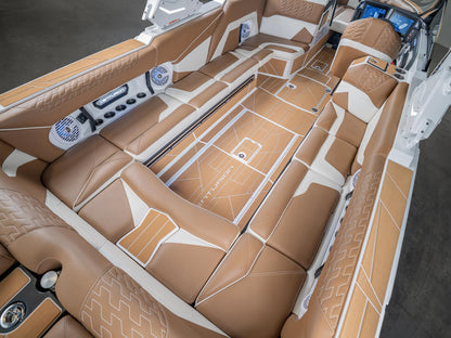 2025 Centurion Ri265 - White Frost / Castano Brown - BoardCo Boats