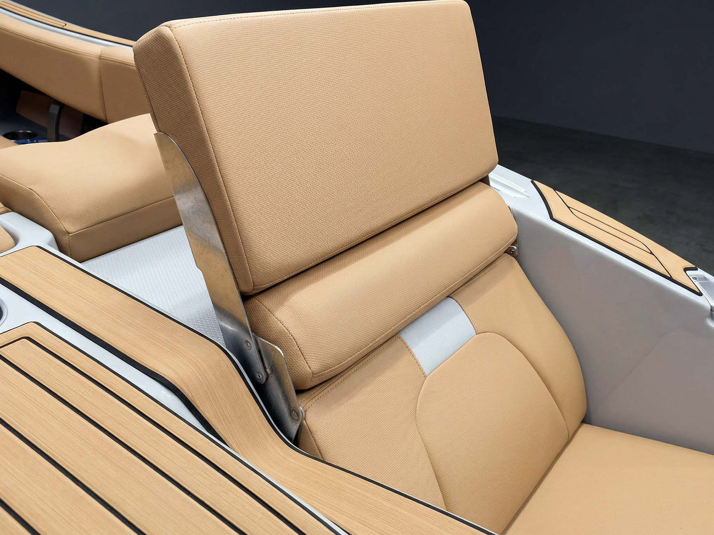 2025 MasterCraft X24 - Gray / Tan - BoardCo