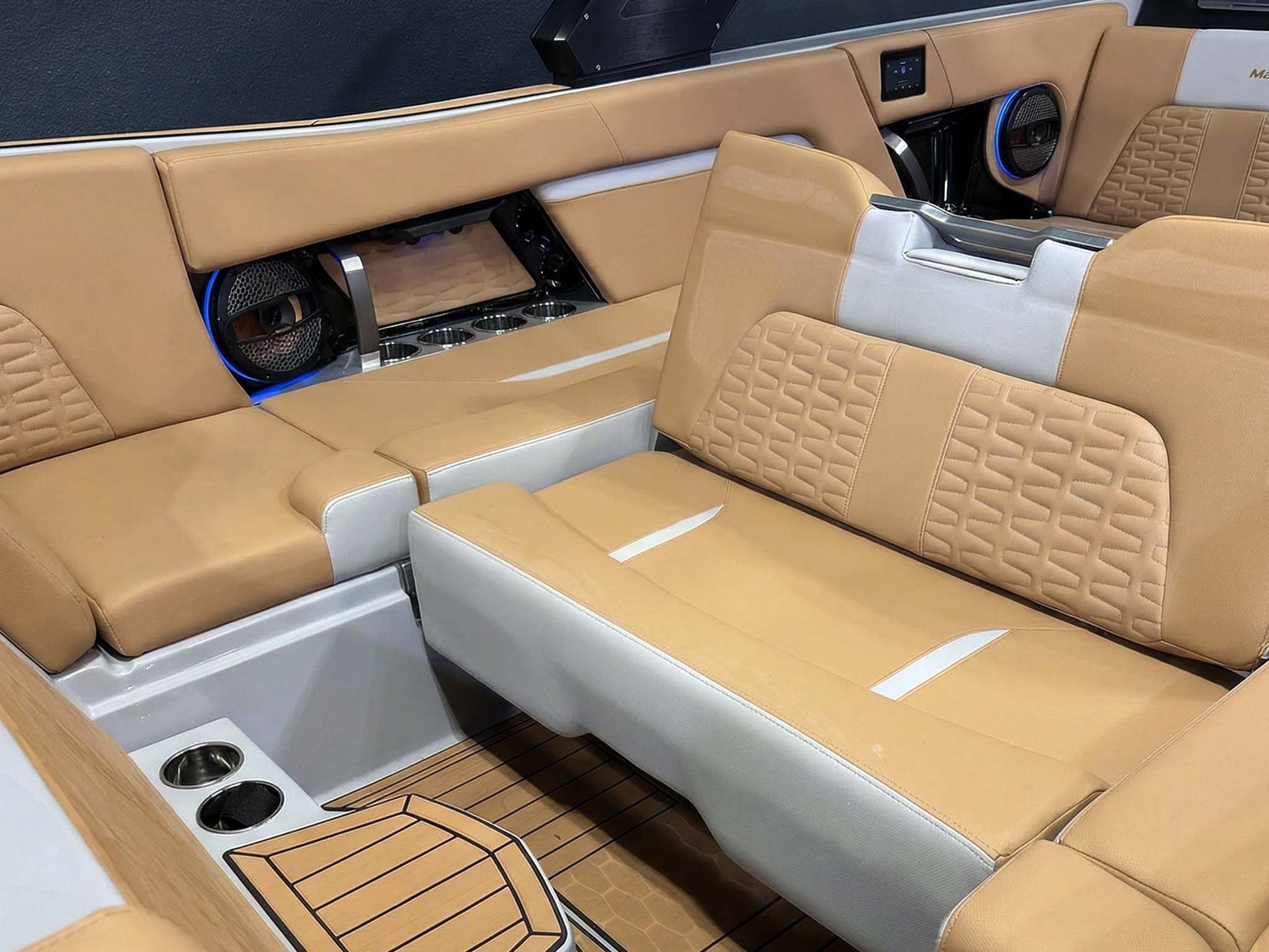 2025 MasterCraft X24 - Gray / Tan - BoardCo