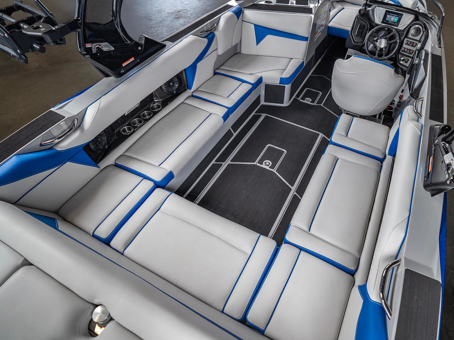 2025 Supreme S240 - Canadian Blue Flake / Grey - BoardCo Boats