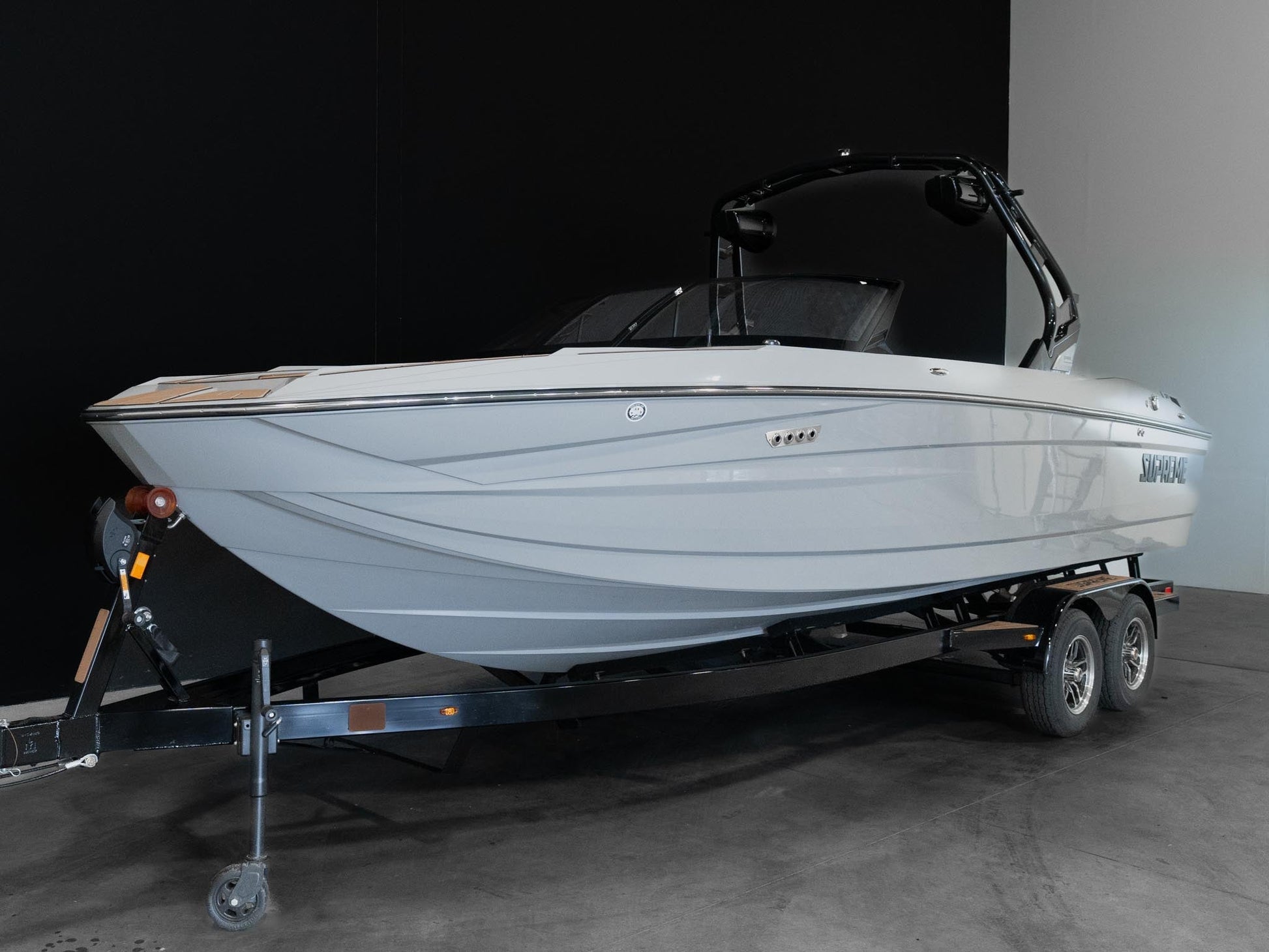 2025 Supreme S240 - Stone Grey / Castano Brown Interior - BoardCo