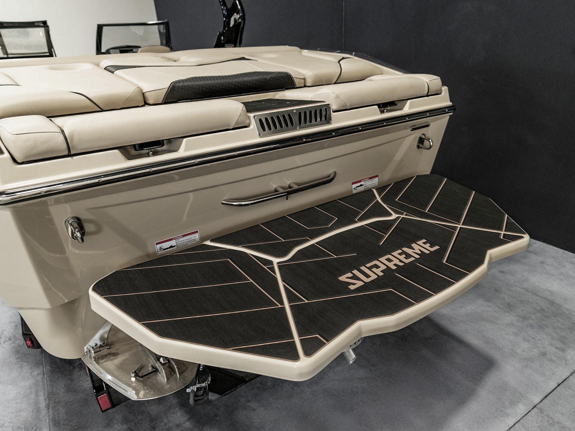 2025 Supreme S240 - Tan - BoardCo Boats
