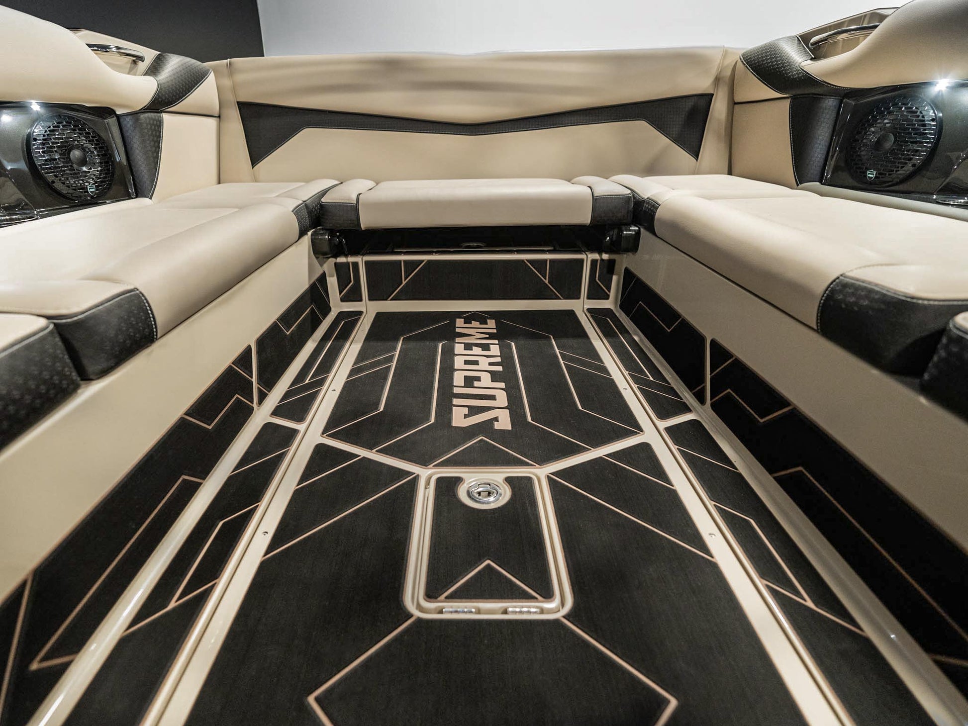 2025 Supreme S240 - Tan - BoardCo Boats