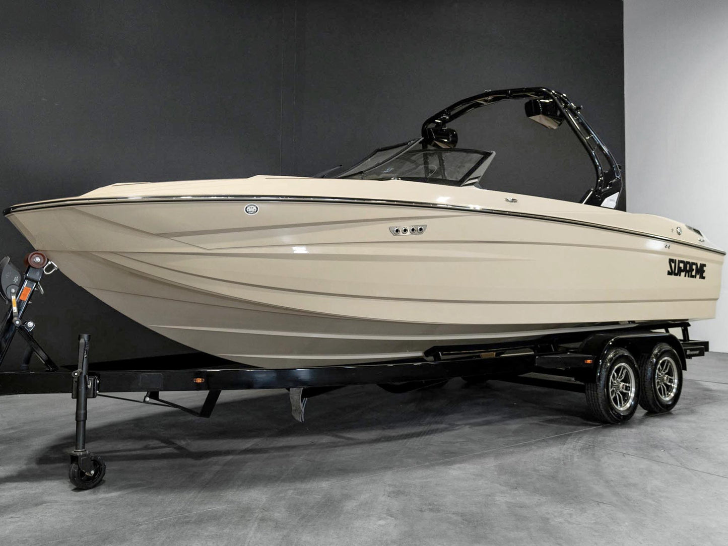 2025 Supreme S240 - Tan - BoardCo Boats