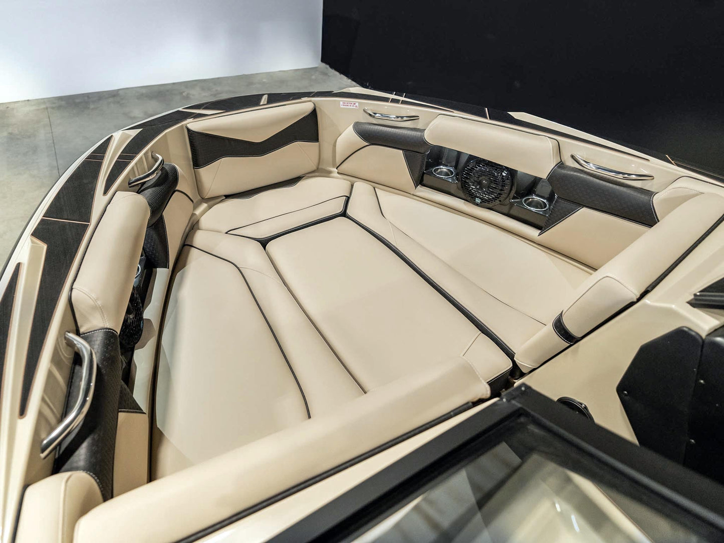 2025 Supreme S240 - Tan - BoardCo Boats