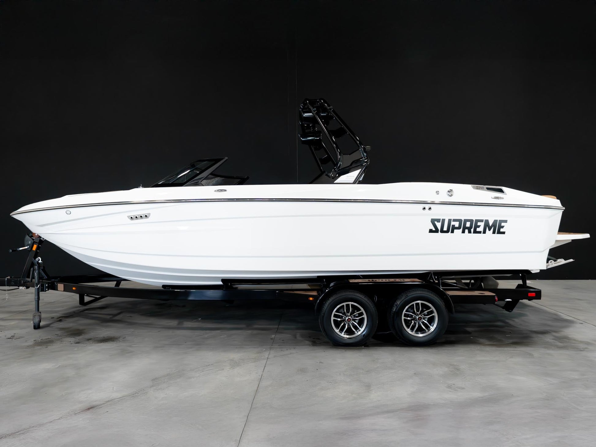 2025 Supreme S240 - White / Tan Interior - BoardCo