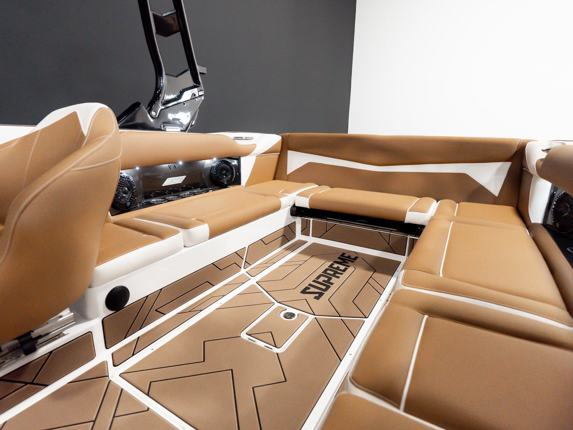 2025 Supreme S240 - White / Tan Interior - BoardCo