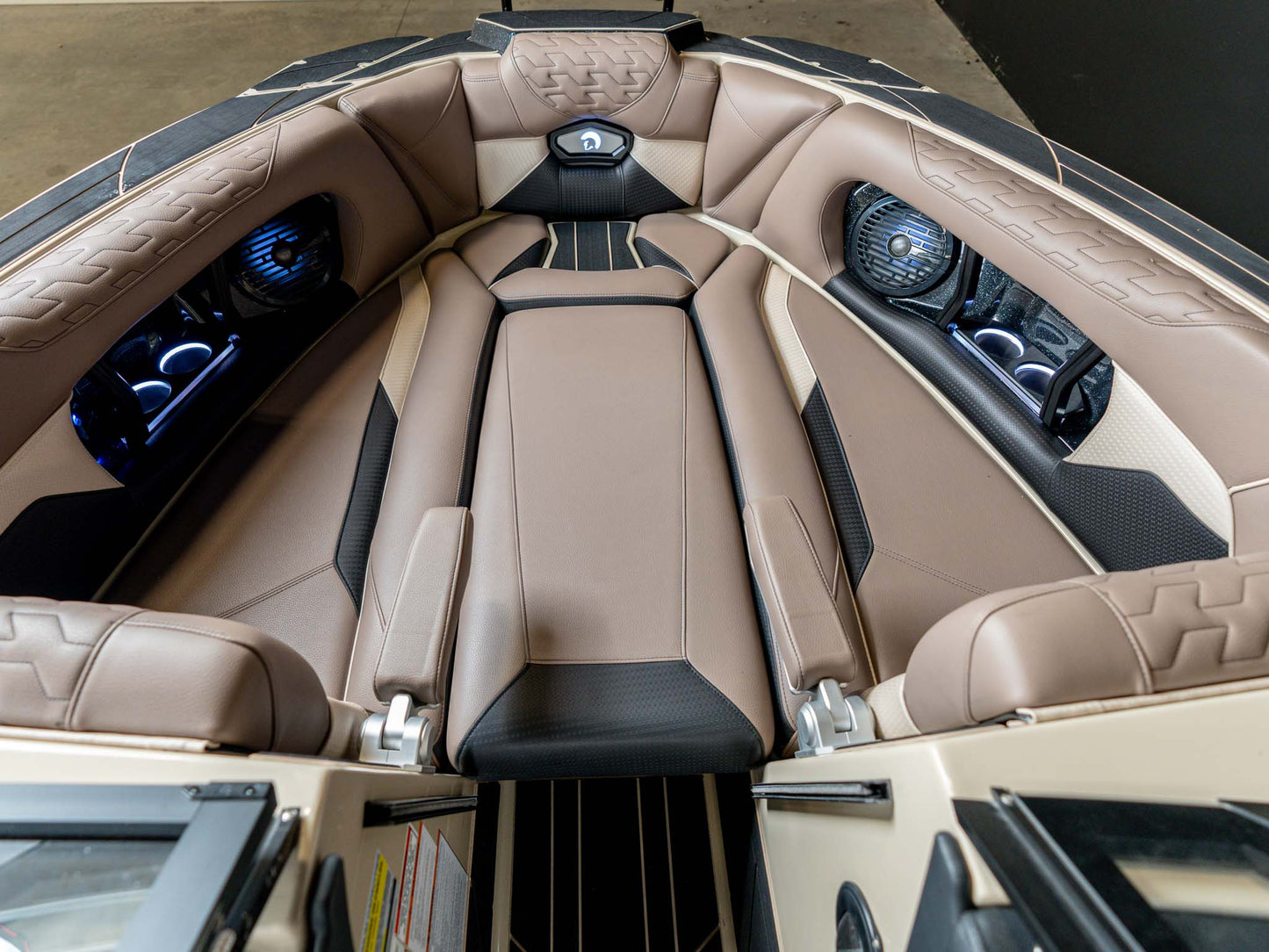 2026 Centurion Ri245 - Black Flake / Tan
