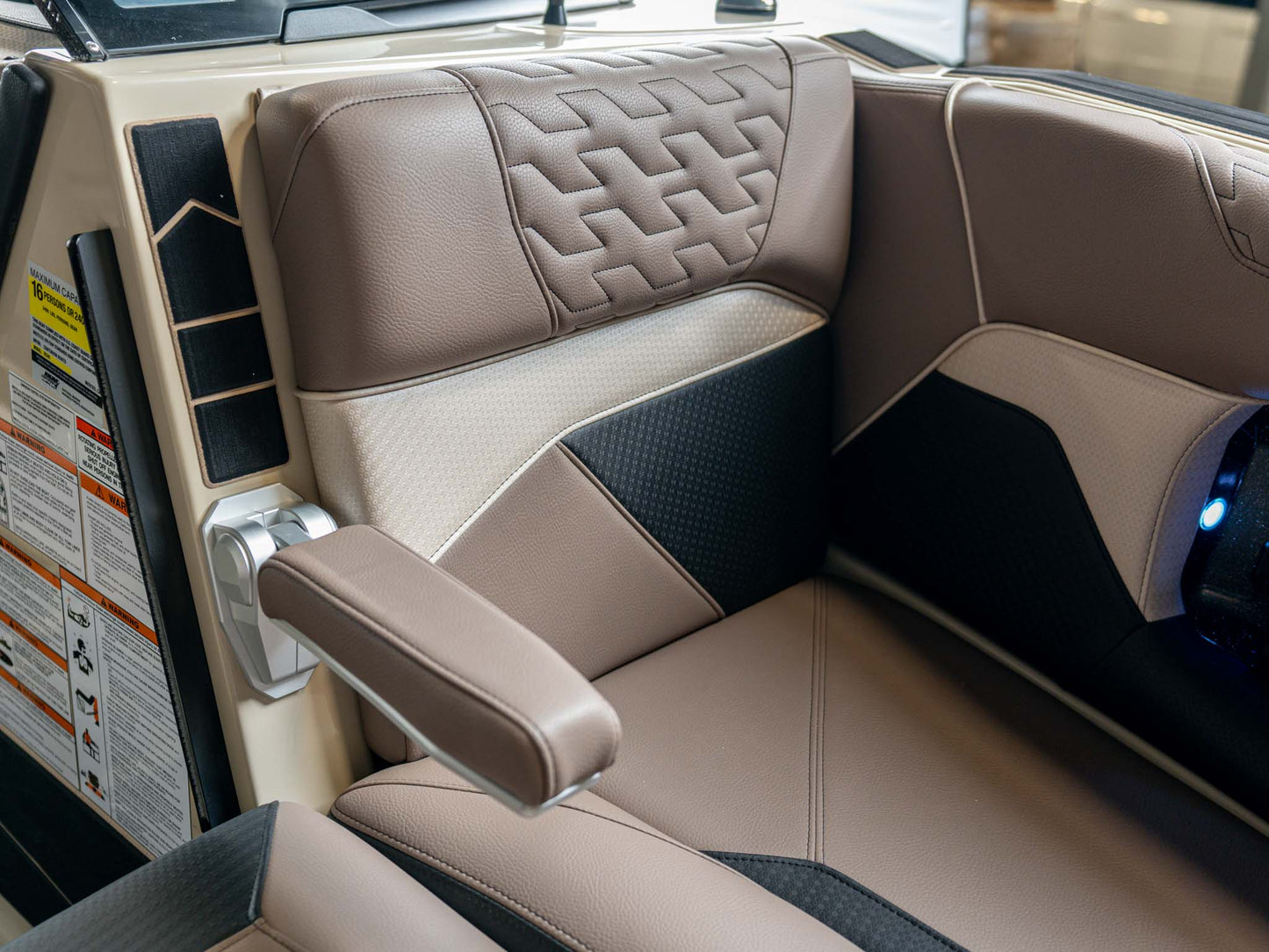 2026 Centurion Ri245 - Black Flake / Tan