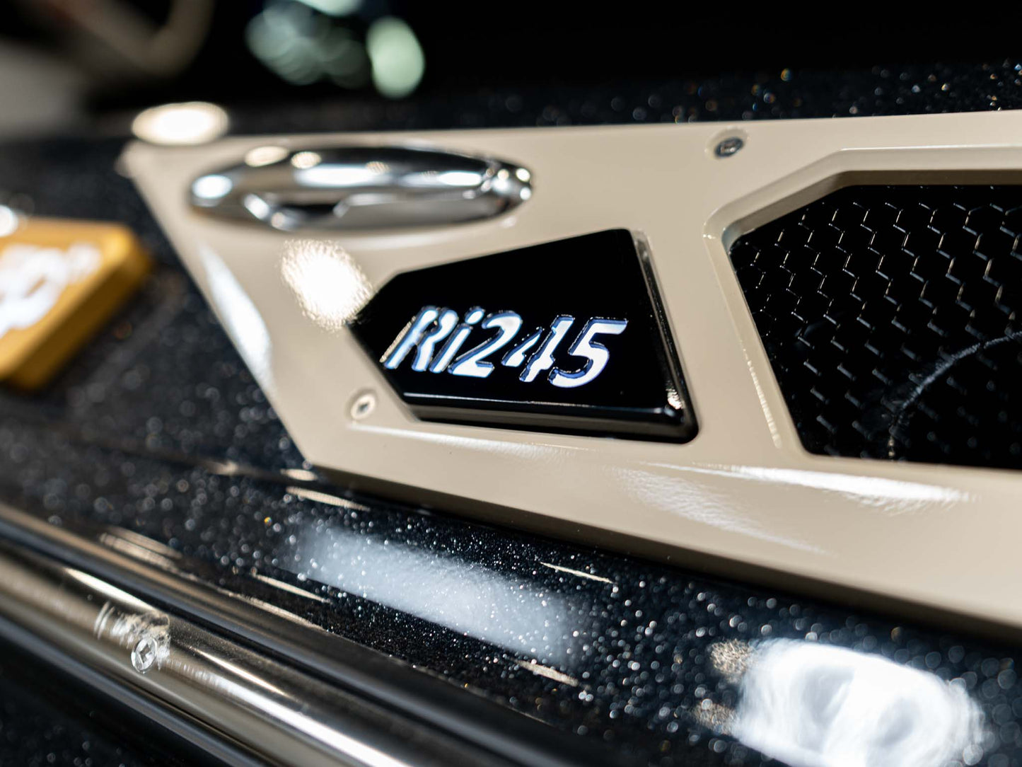 2026 Centurion Ri245 - Black Flake / Tan