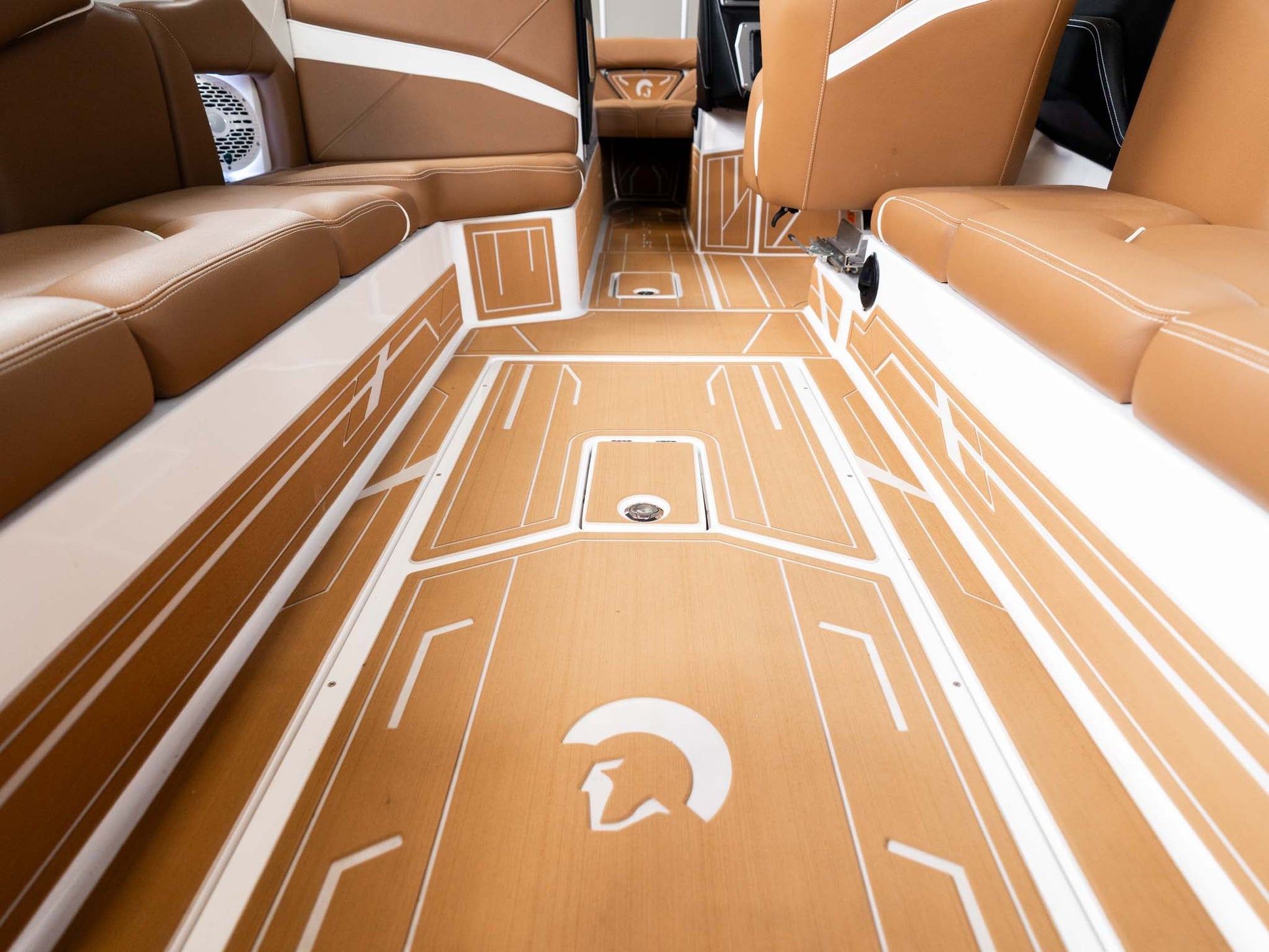 2026 Centurion NV243 - Frost White / Castano - BoardCo