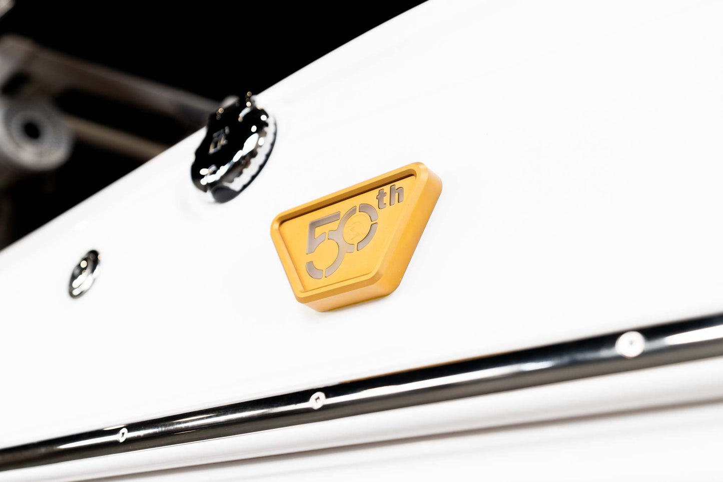 2026 Centurion NV243 - Frost White / Castano - BoardCo Boats
