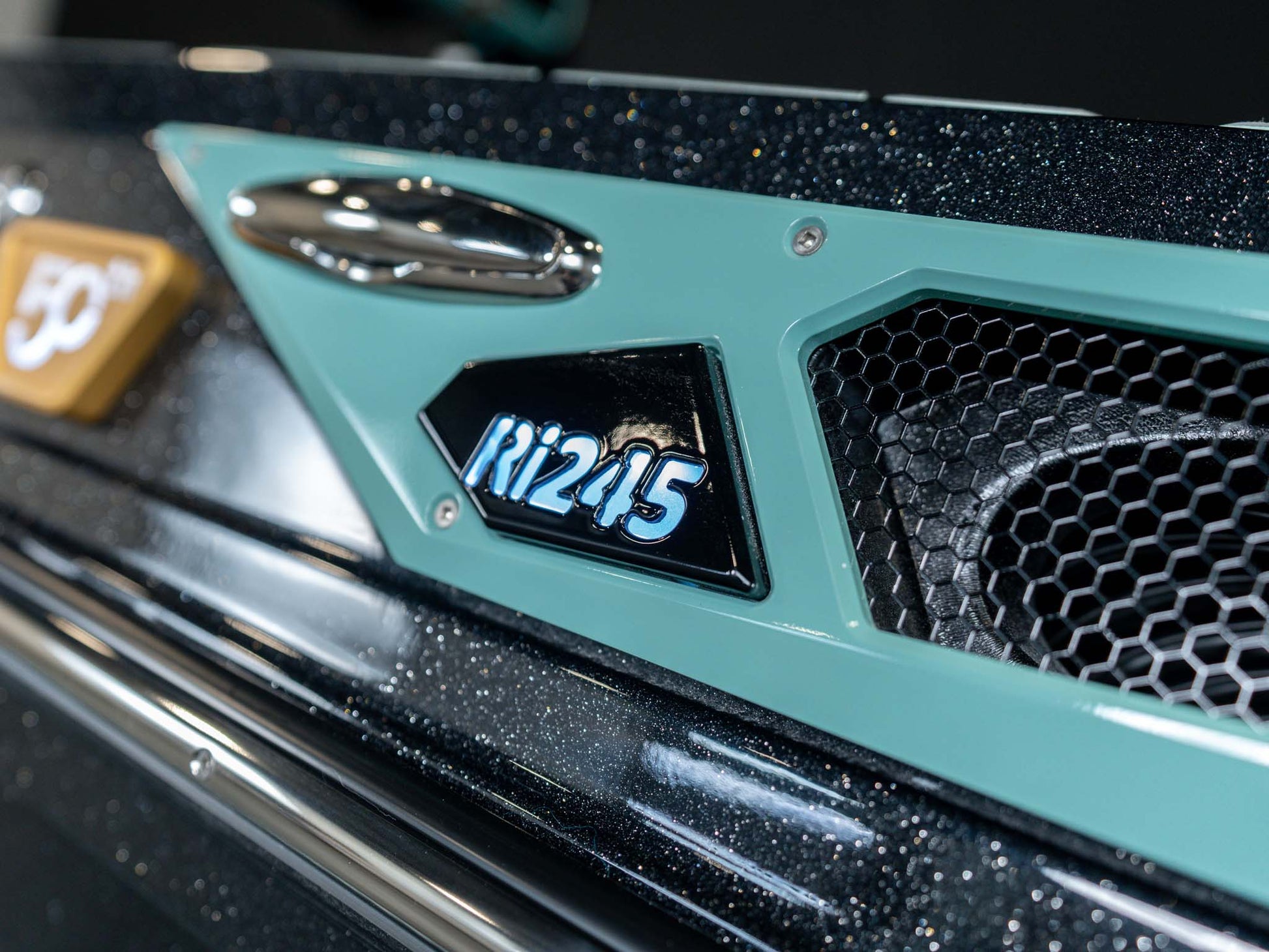 2026 Centurion Ri245 - Black Flake / Spearmint - BoardCo Boats