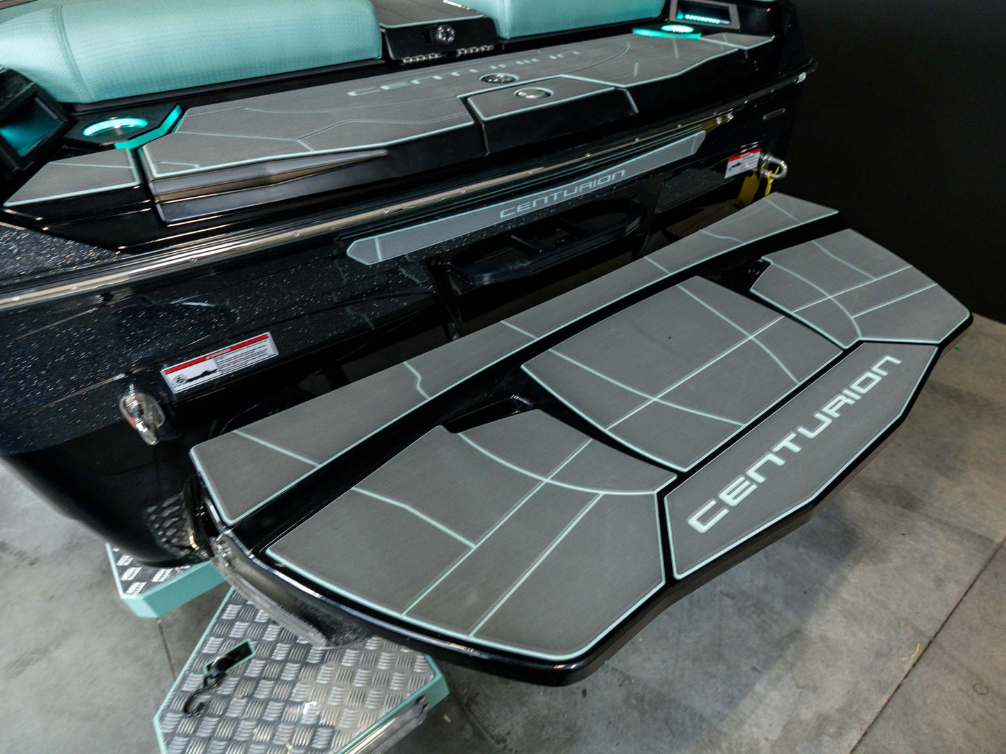 2026 Centurion Ri245 - Black Flake / Spearmint - BoardCo Boats
