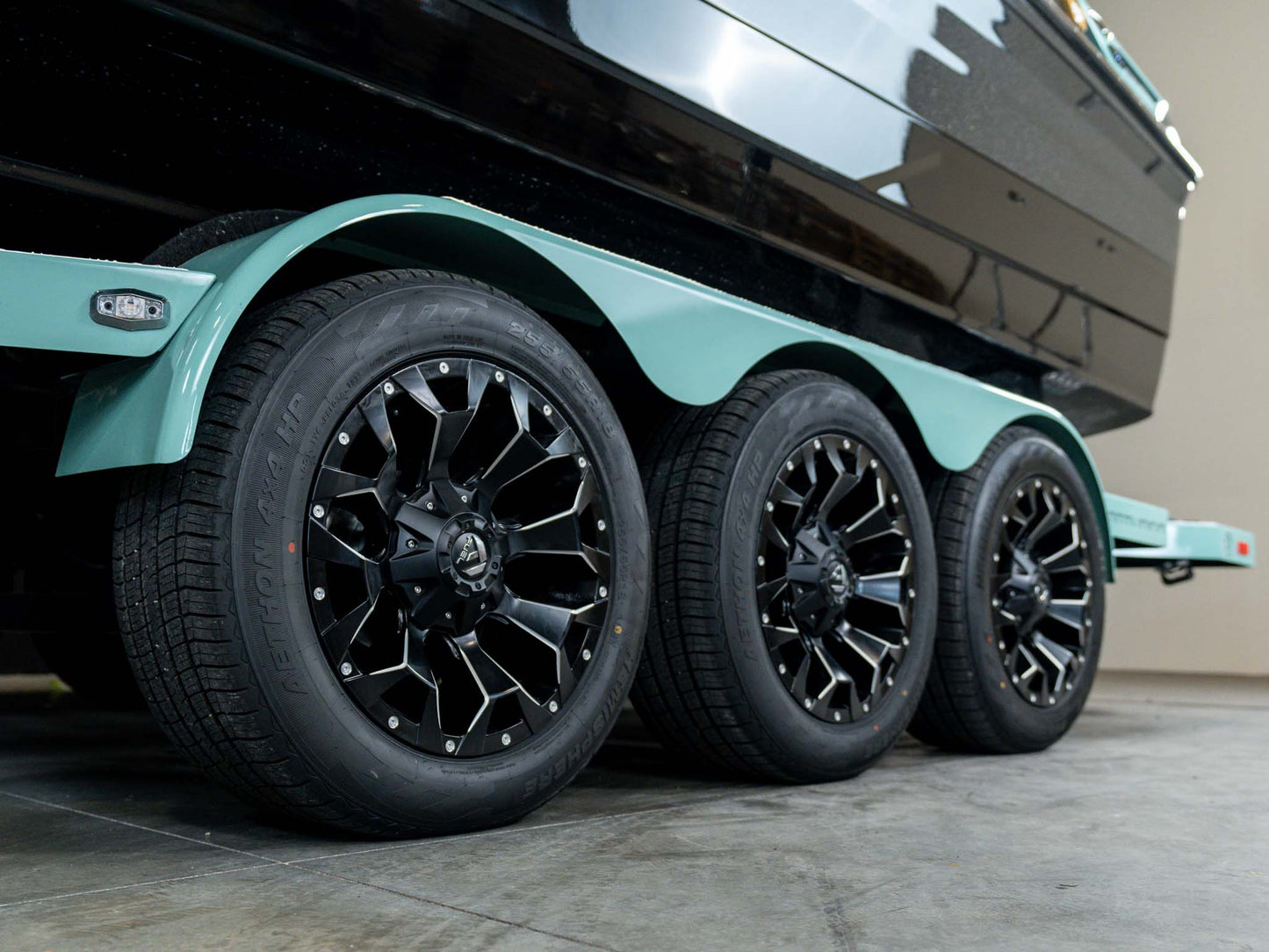 2026 Centurion Ri245 - Black Flake / Spearmint - BoardCo Boats
