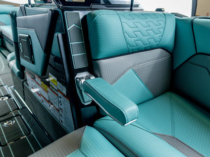 2026 Centurion Ri245 - Black Flake / Spearmint - BoardCo Boats