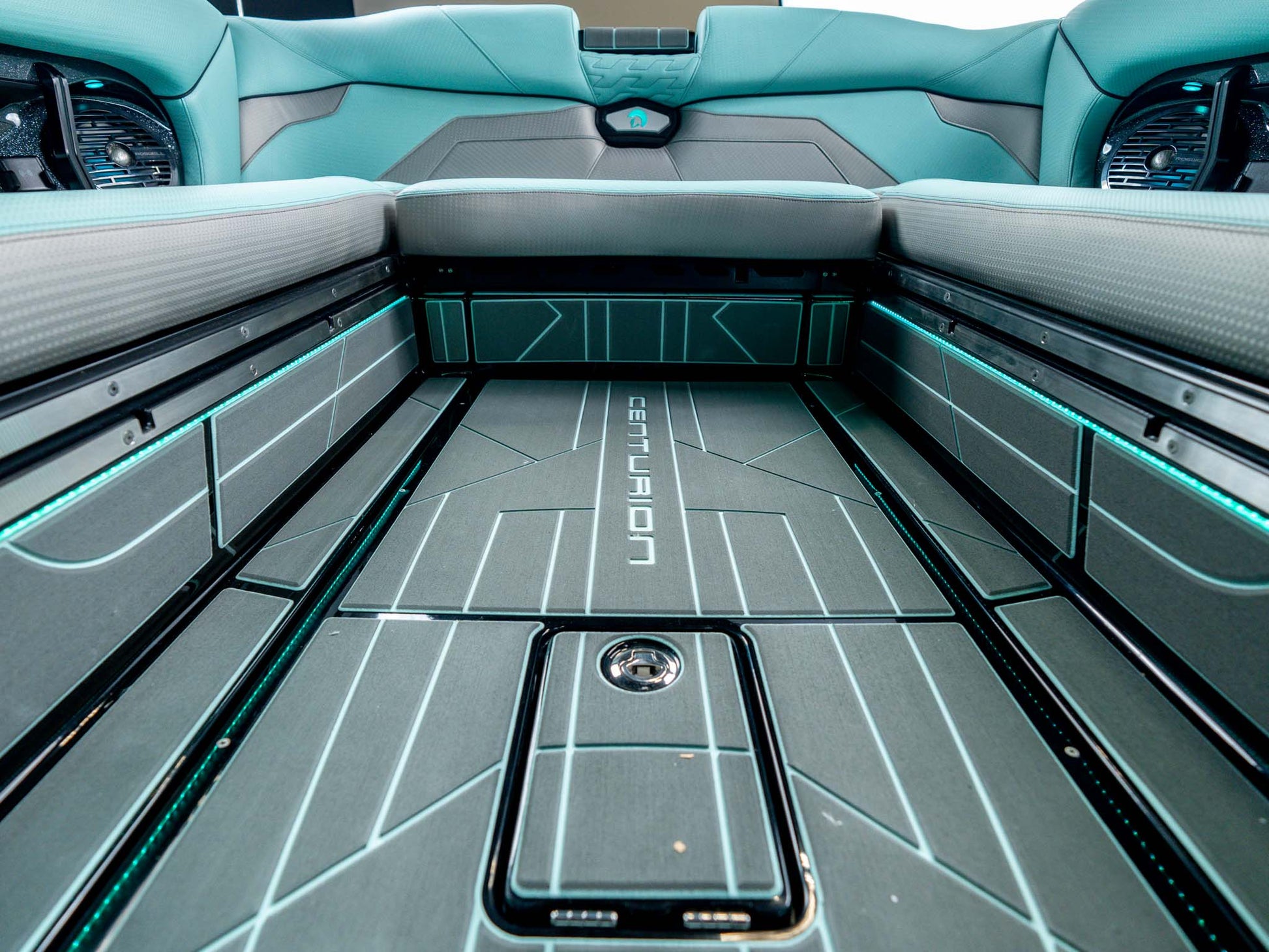 2026 Centurion Ri245 - Black Flake / Spearmint - BoardCo Boats