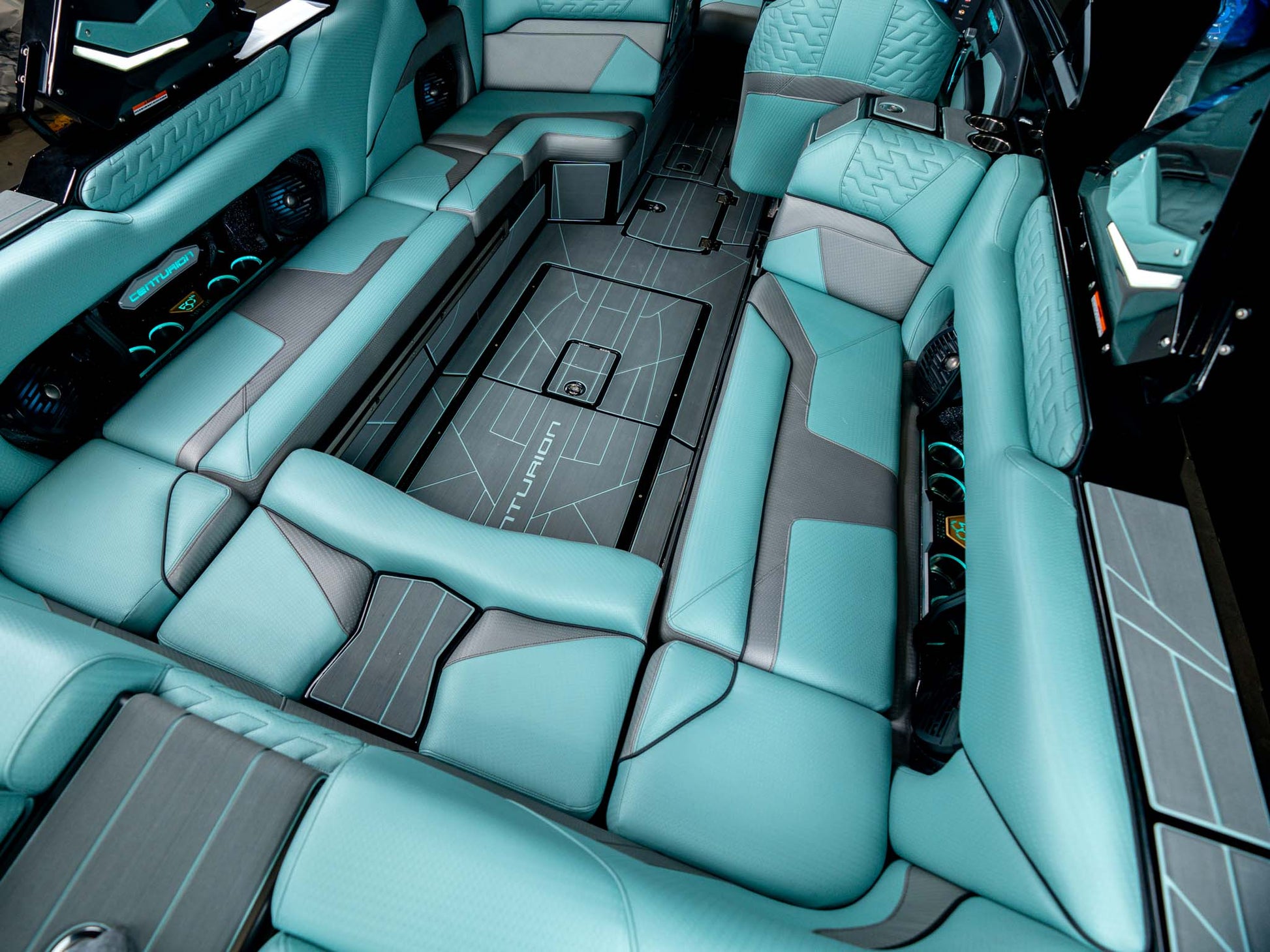 2026 Centurion Ri245 - Black Flake / Spearmint - BoardCo Boats