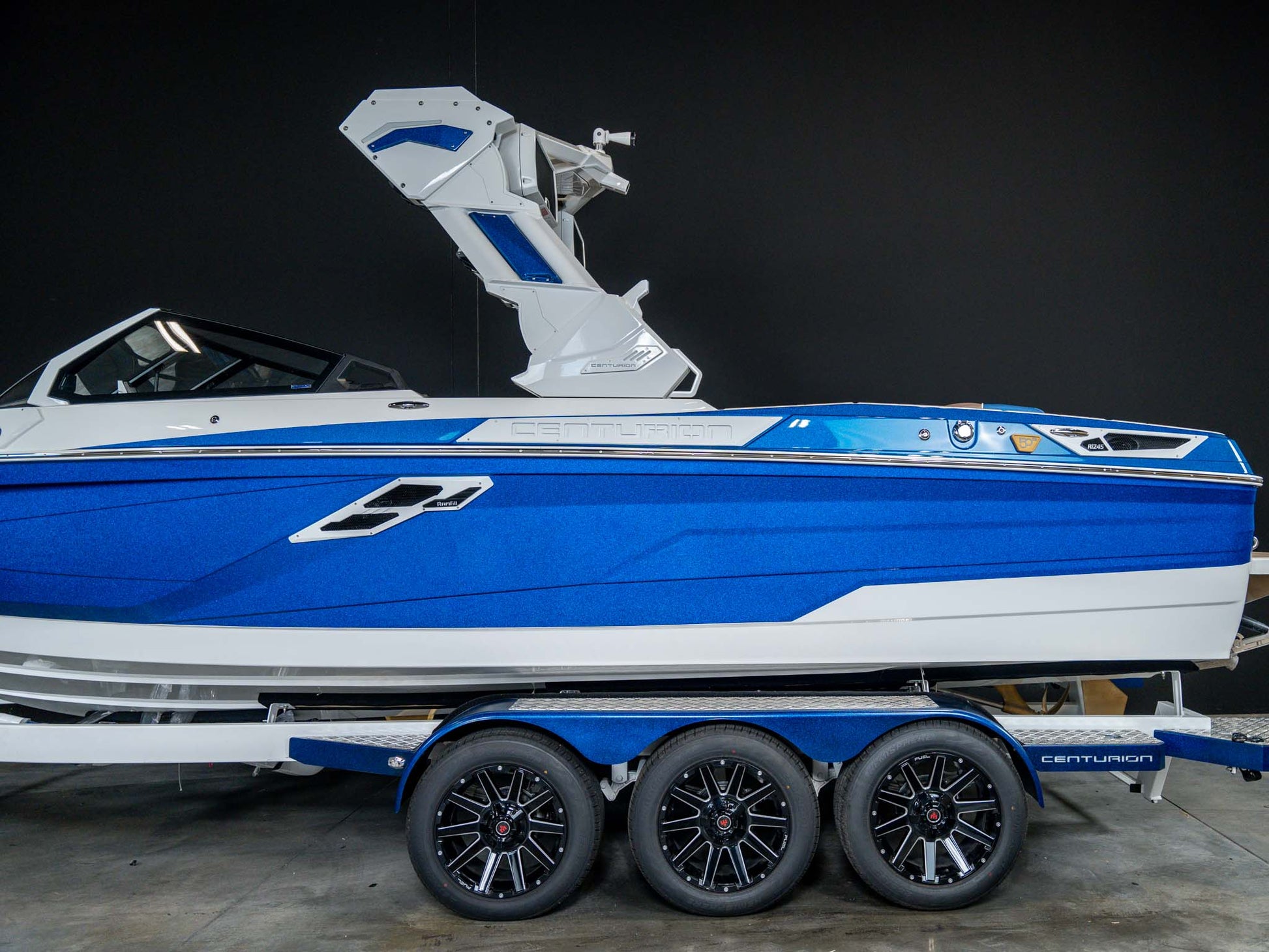 2026 Centurion Ri245 - Canadian Blue / White - BoardCo Boats
