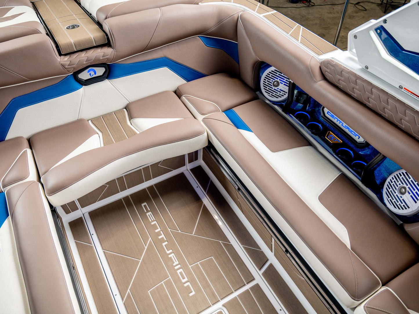 2026 Centurion Ri245 - Canadian Blue / White - BoardCo Boats