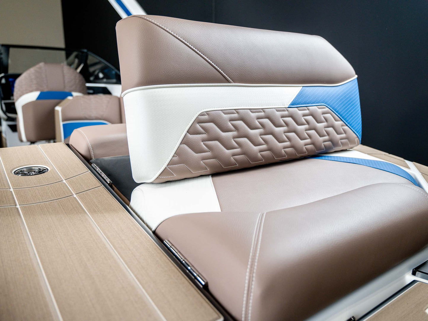 2026 Centurion Ri245 - Canadian Blue / White - BoardCo Boats