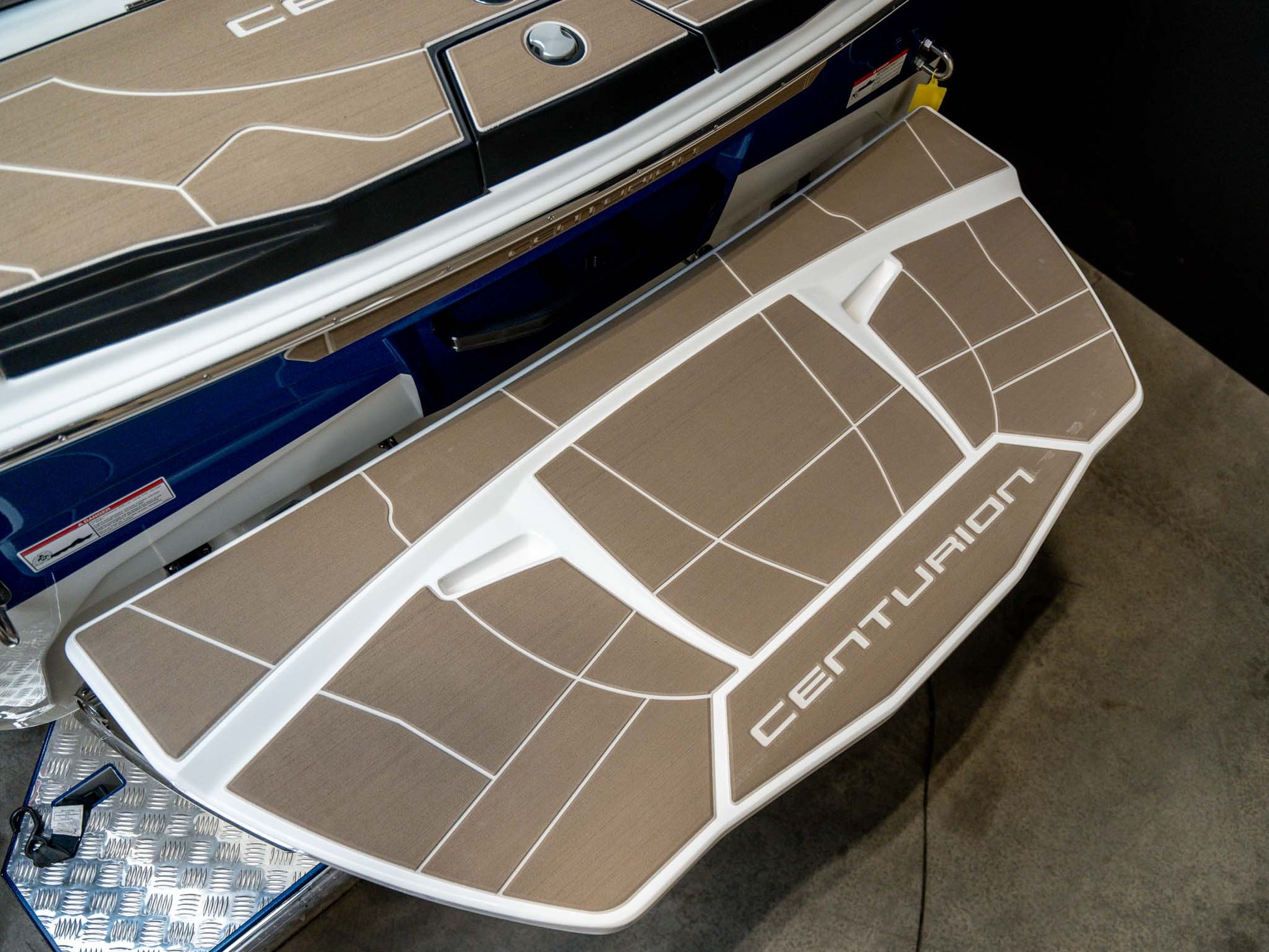 2026 Centurion Ri245 - Canadian Blue / White - BoardCo Boats