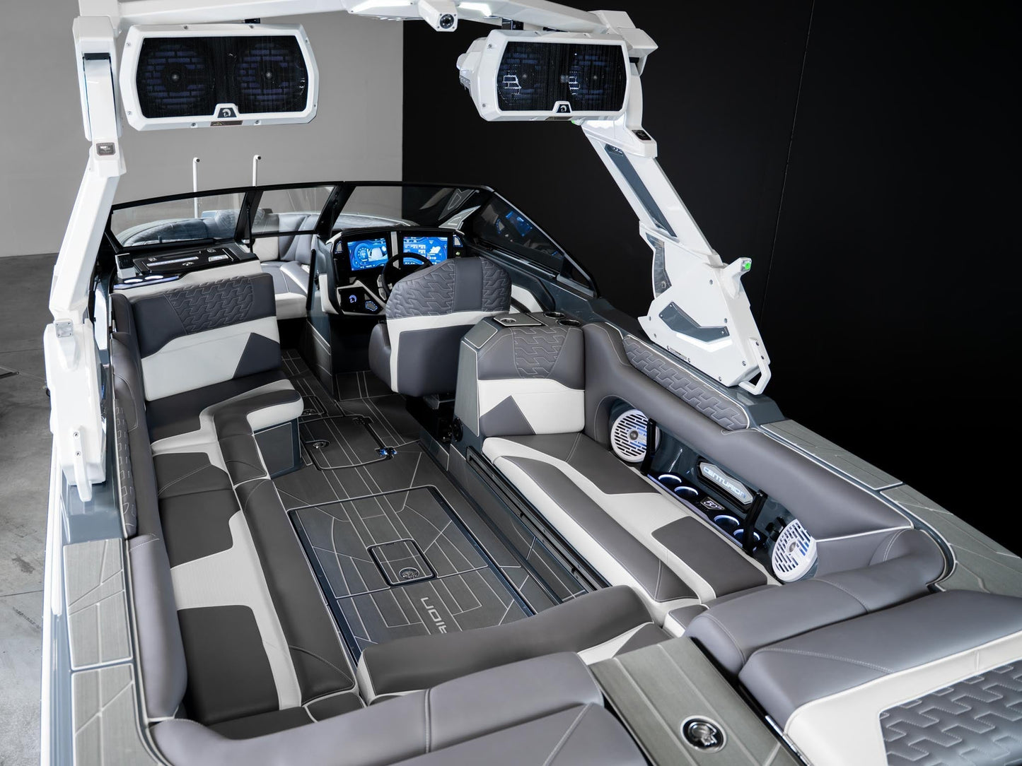 2026 Centurion Ri245 - Charcoal / White Accents - BoardCo Boats
