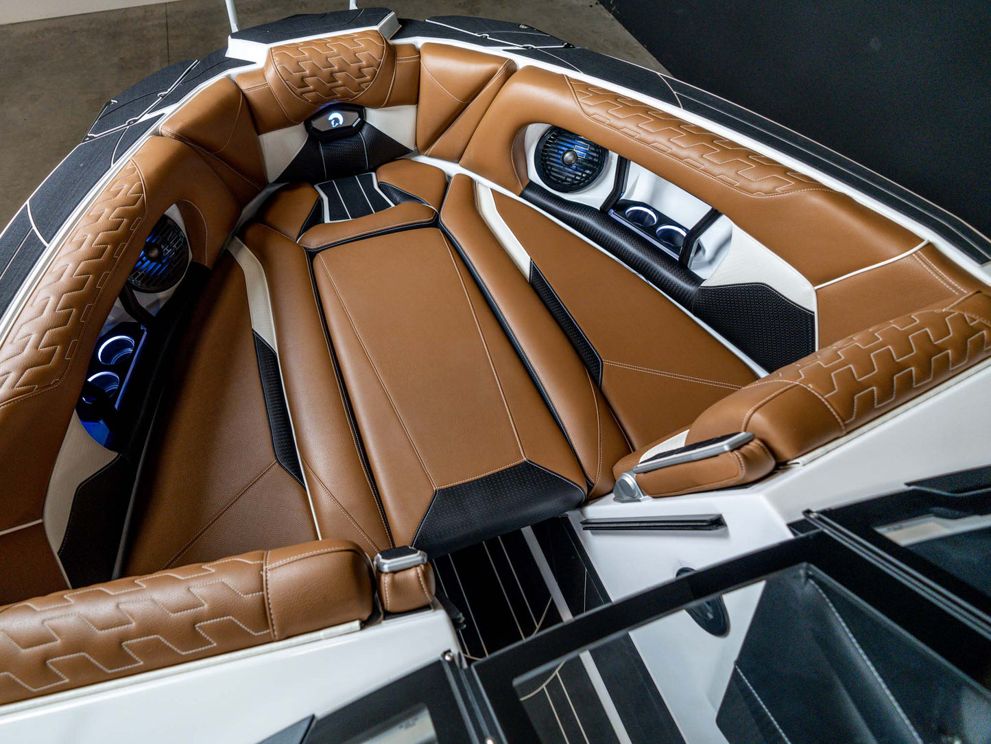 2026 Centurion Ri245 - White Stormtrooper - BoardCo Boats