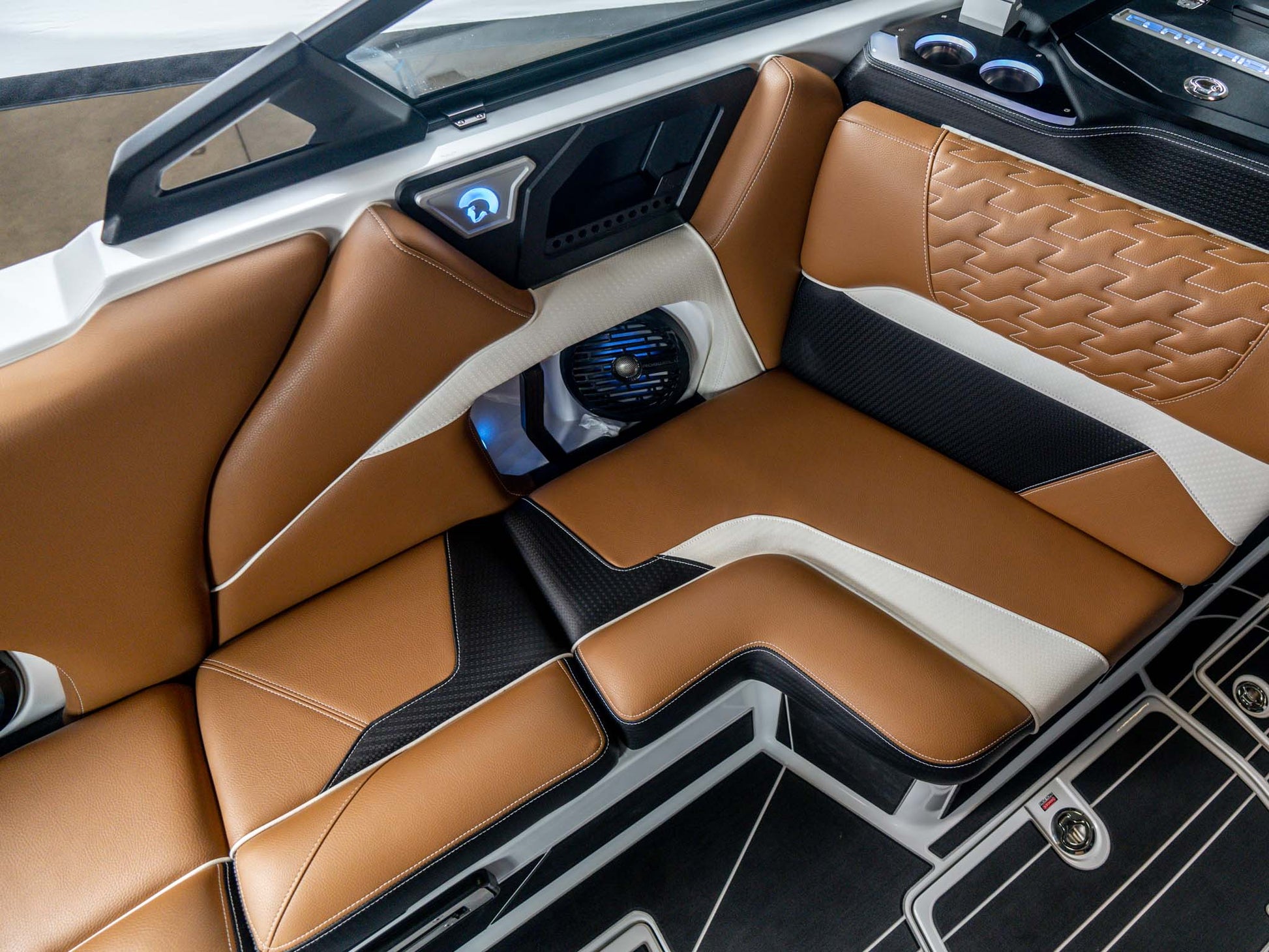 2026 Centurion Ri245 - White Stormtrooper - BoardCo Boats