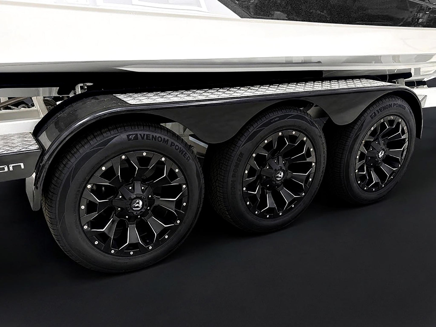 2026 Centurion Ri245 - Onyx Black Flake / White Frost Drive