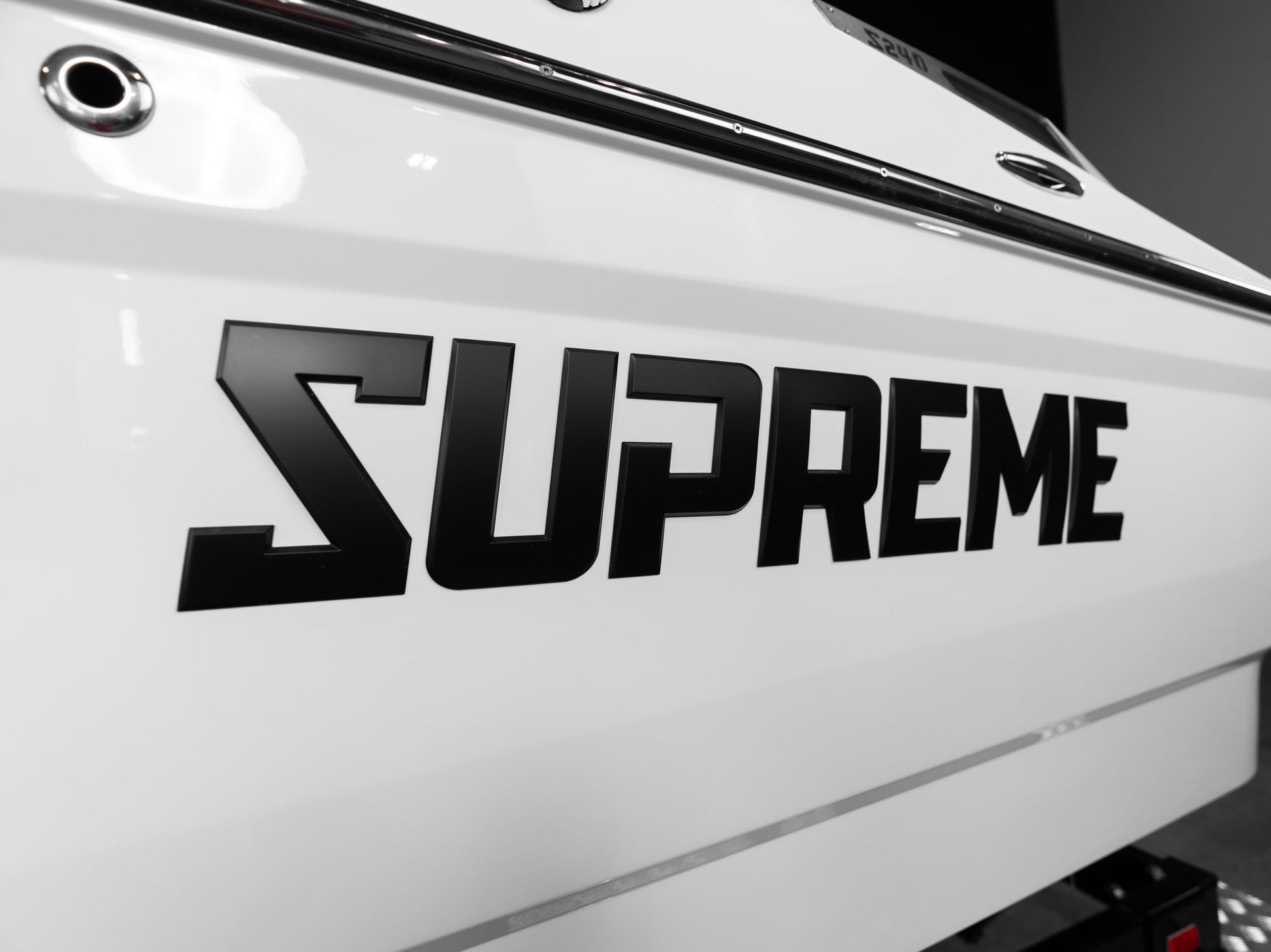 2026 Supreme S240 - White Frost / Castano - BoardCo Boats