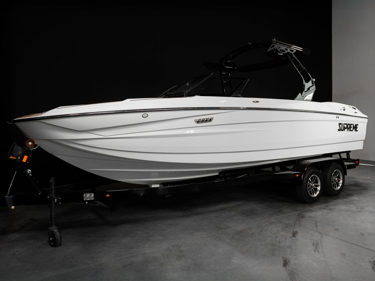 2026 Supreme S240 - White Frost / Castano - BoardCo Boats