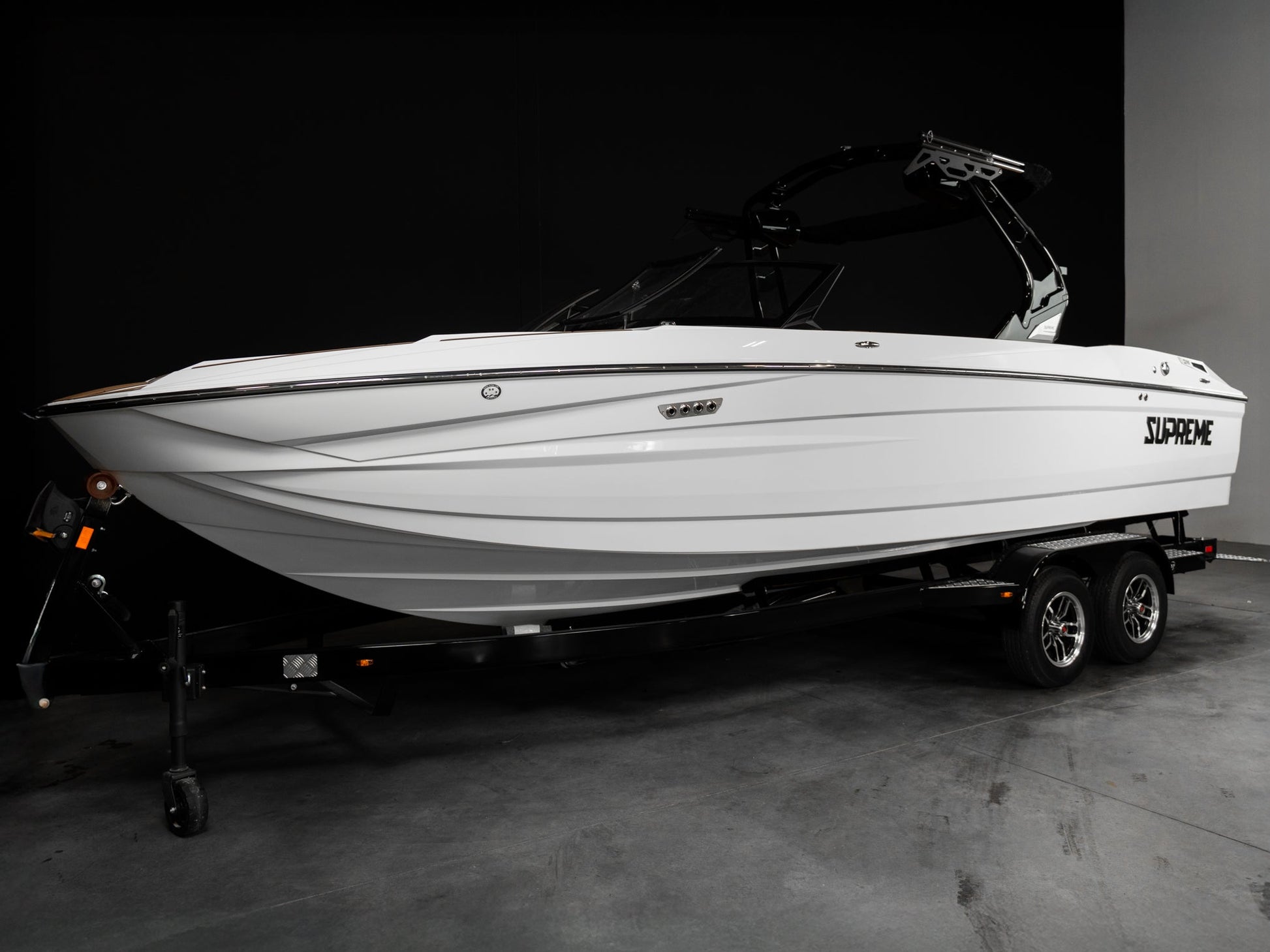 2026 Supreme S240 - White Frost / Castano - BoardCo Boats