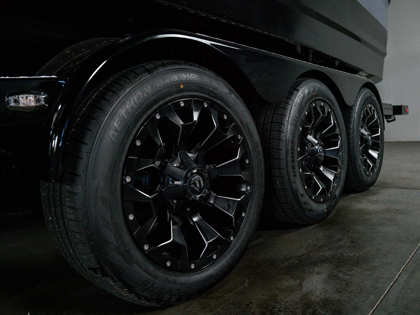 2026 Centurion NV243 - GunMetal Flake / Onyx Black