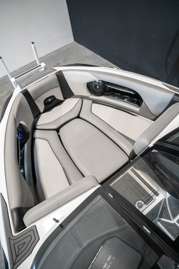 2018 Centurion Ri257 White / Black Flake