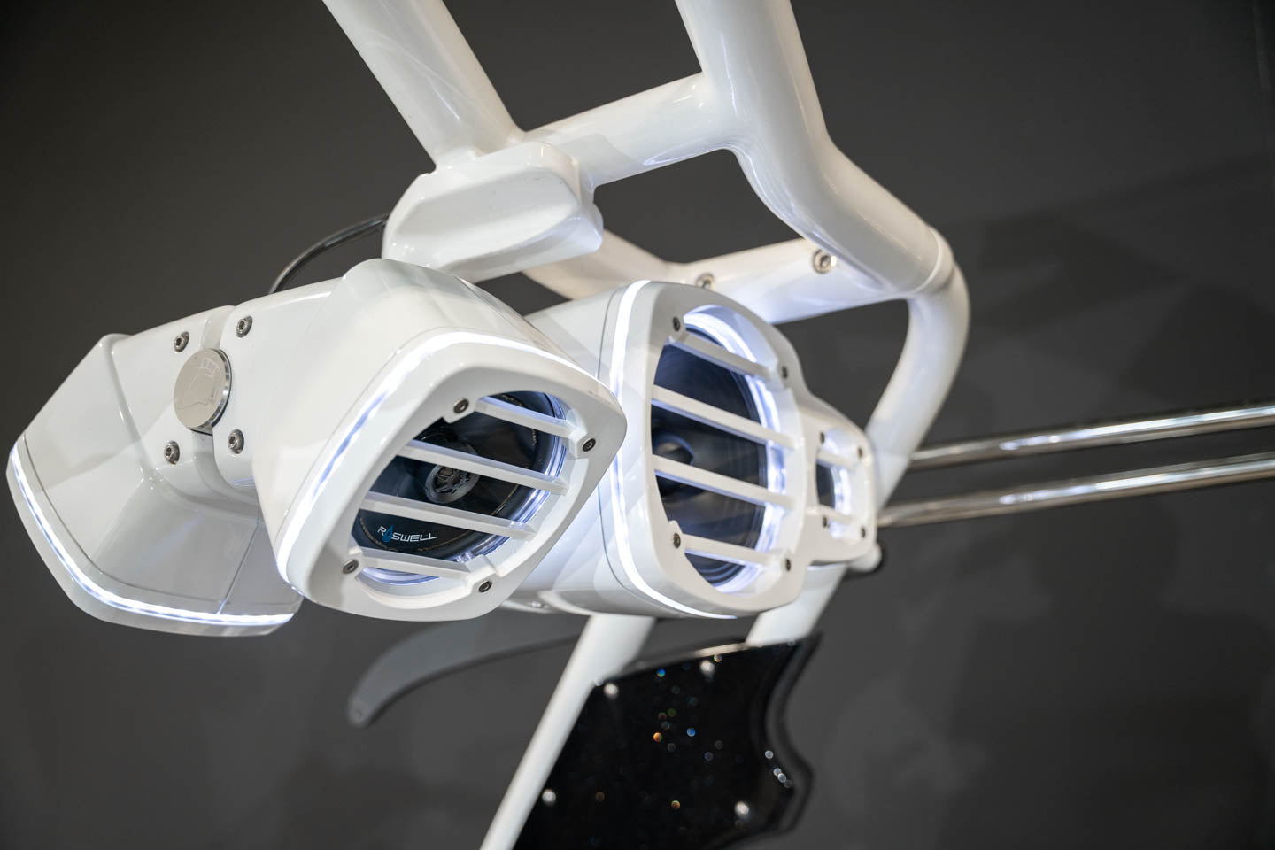 2018 Centurion Ri257 White / Black Flake