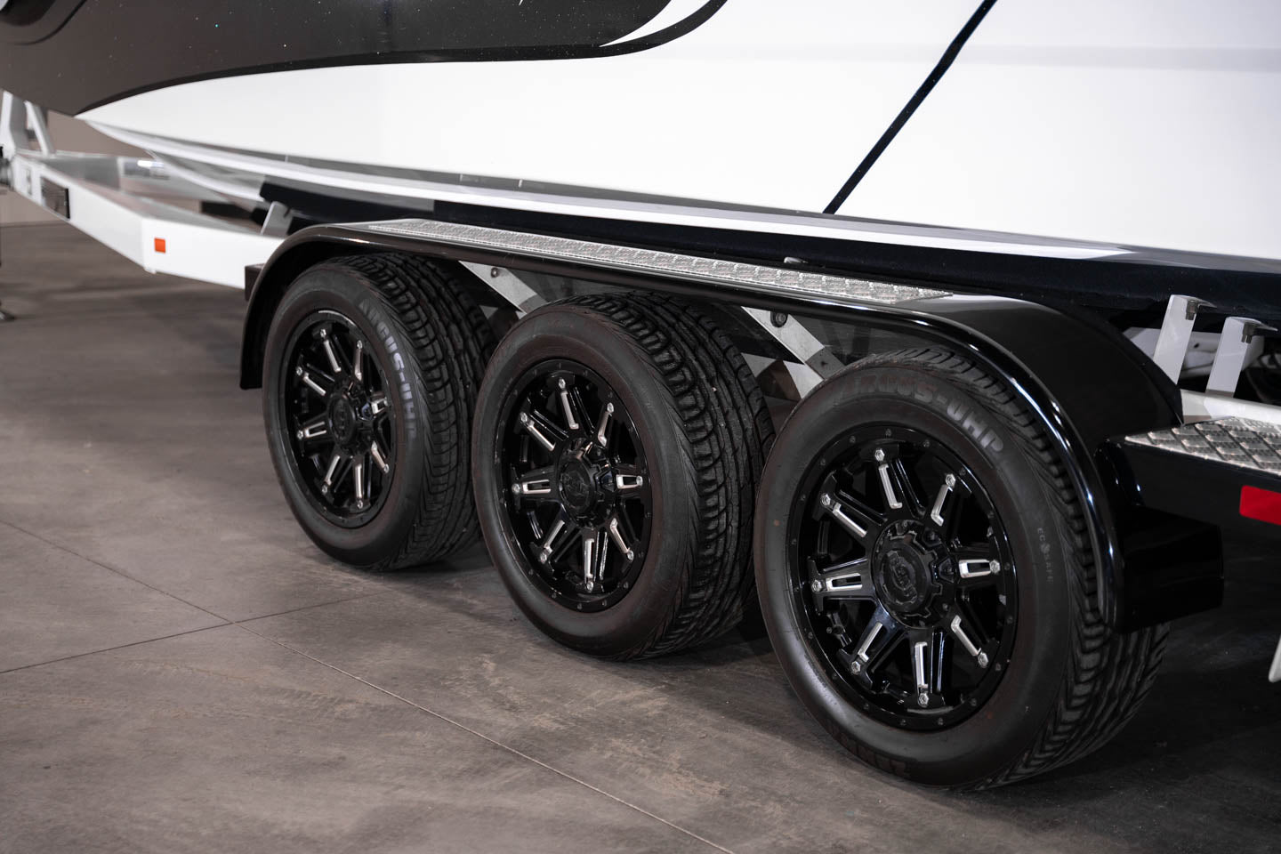2018 Centurion Ri257 White / Black Flake
