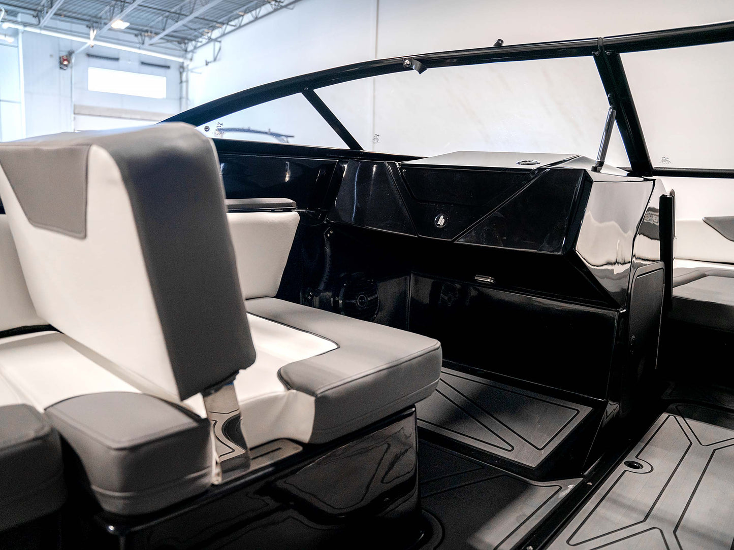 2022 Hey Day WT-Surf - Black/White