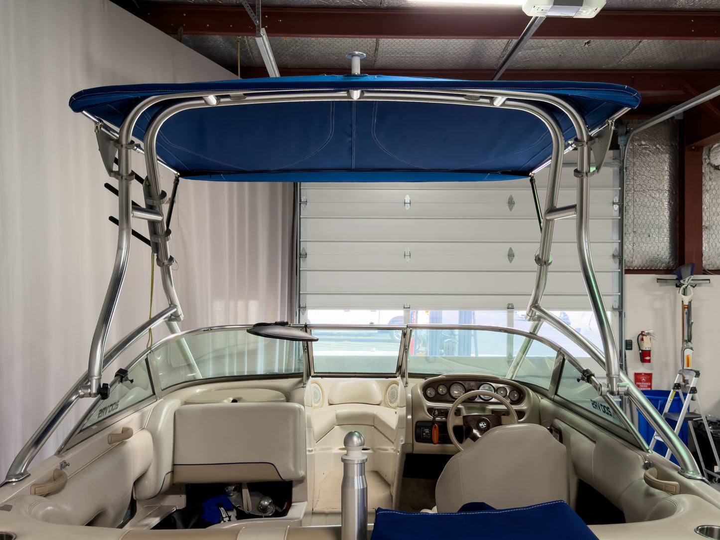 Mastercraft Maristar 200 with ZetoFlex Gen 1.9 narrow tower Folding Canopy Top