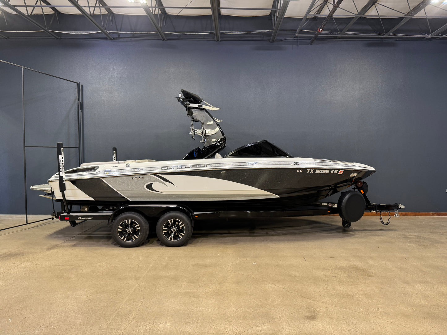 2015 Centurion Enzo SV233 - White / Gunmetal / Black