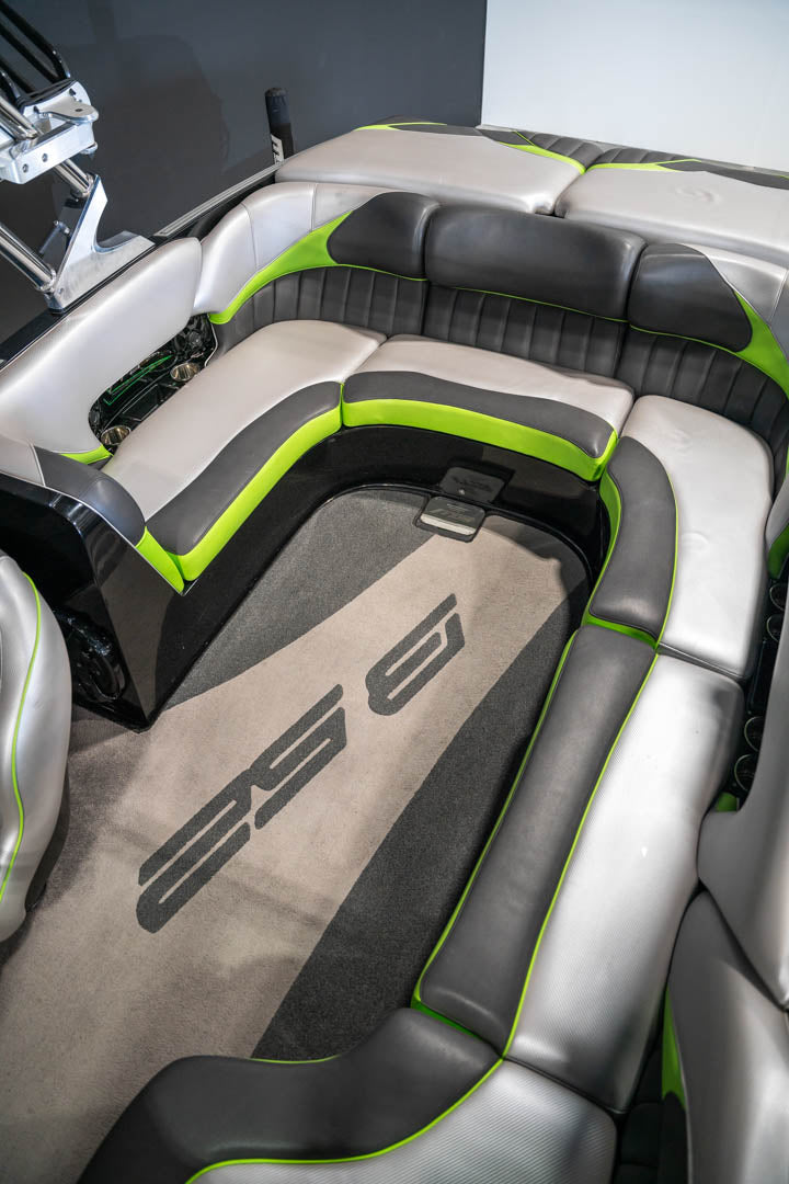 2015 MB B52 Green Flake / Black