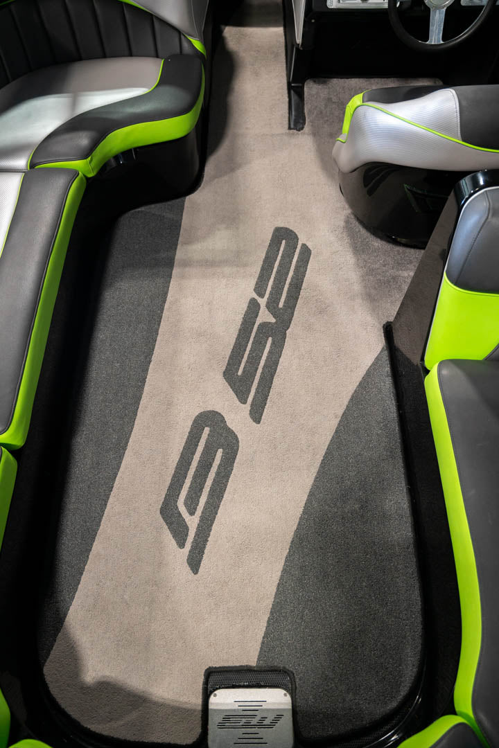 2015 MB B52 Green Flake / Black
